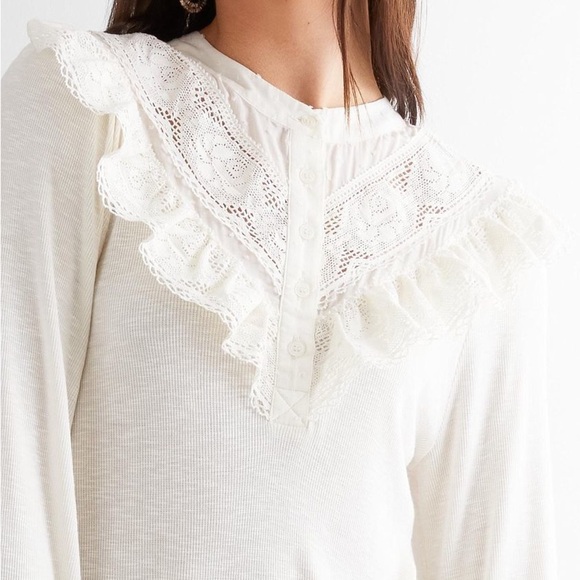 New from Buckle. Gimmicks boho top - Picture 2 of 7